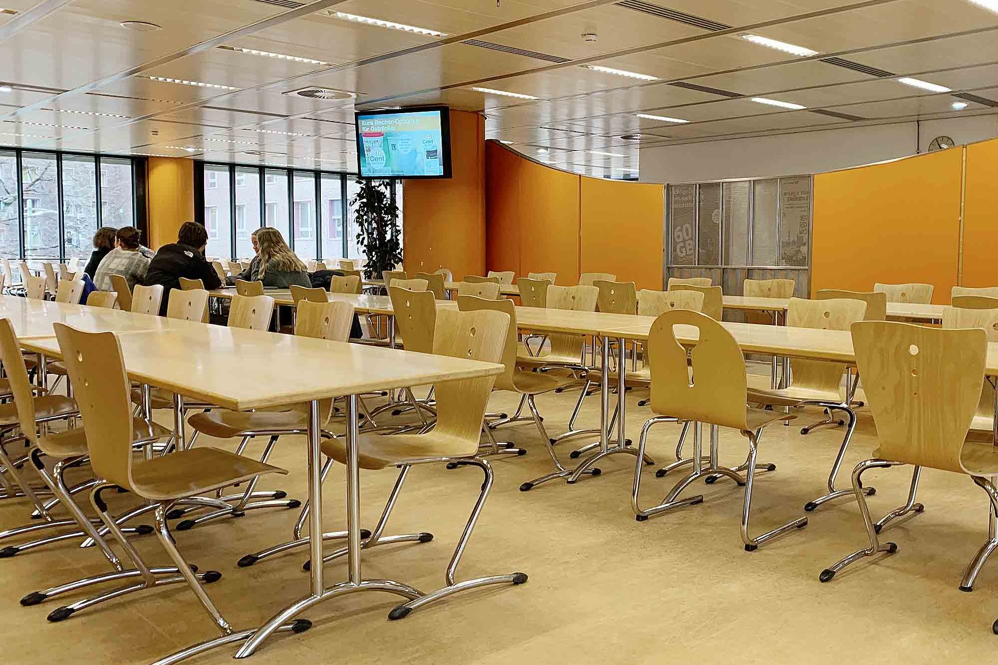 Food displays in the Cafeteria Berliner Tor