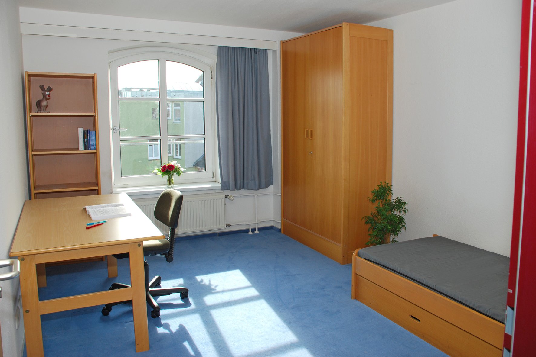An example of a room in the Ottersbekallee residential complex