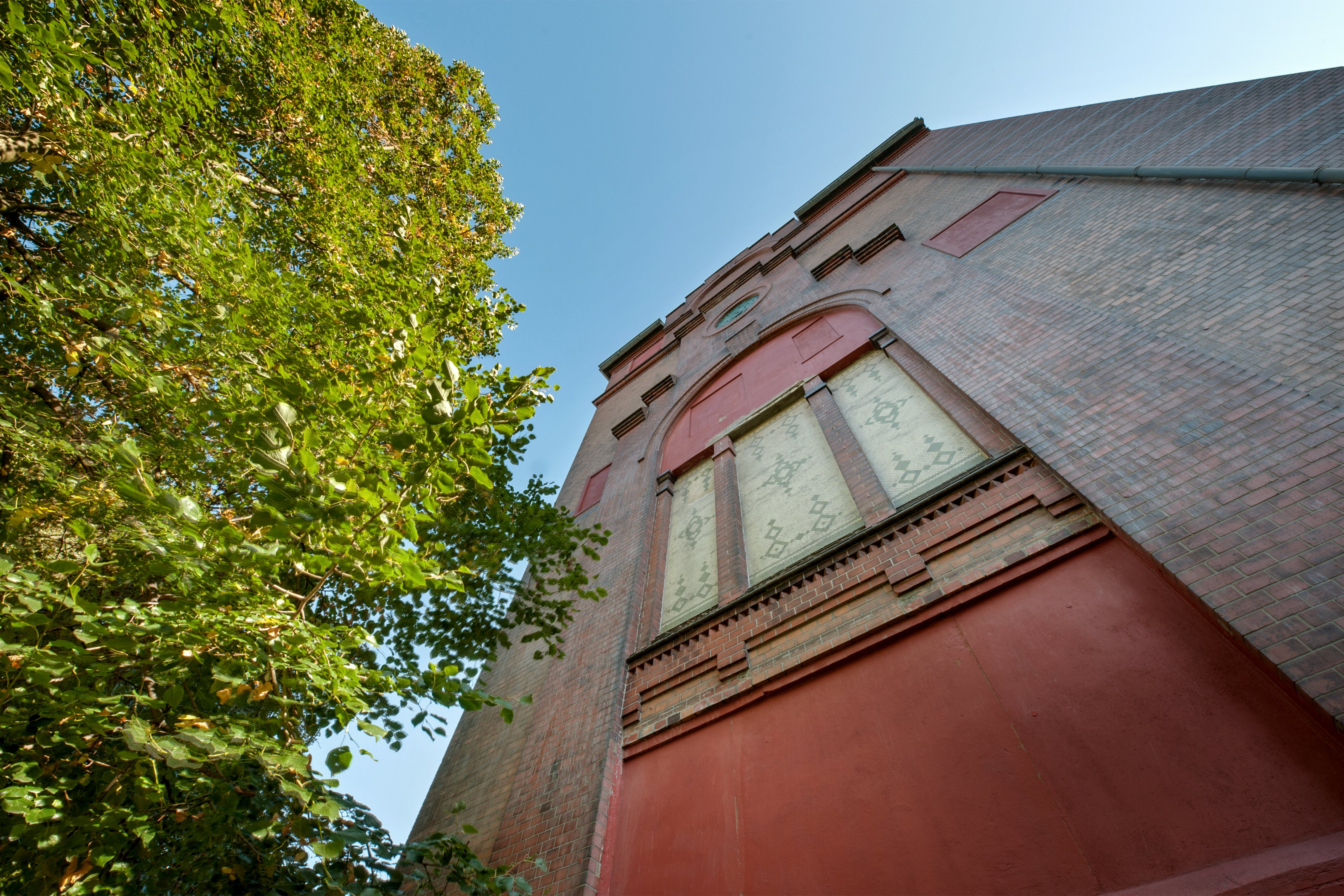 Exterior view of the Ottersbekallee residential complex
