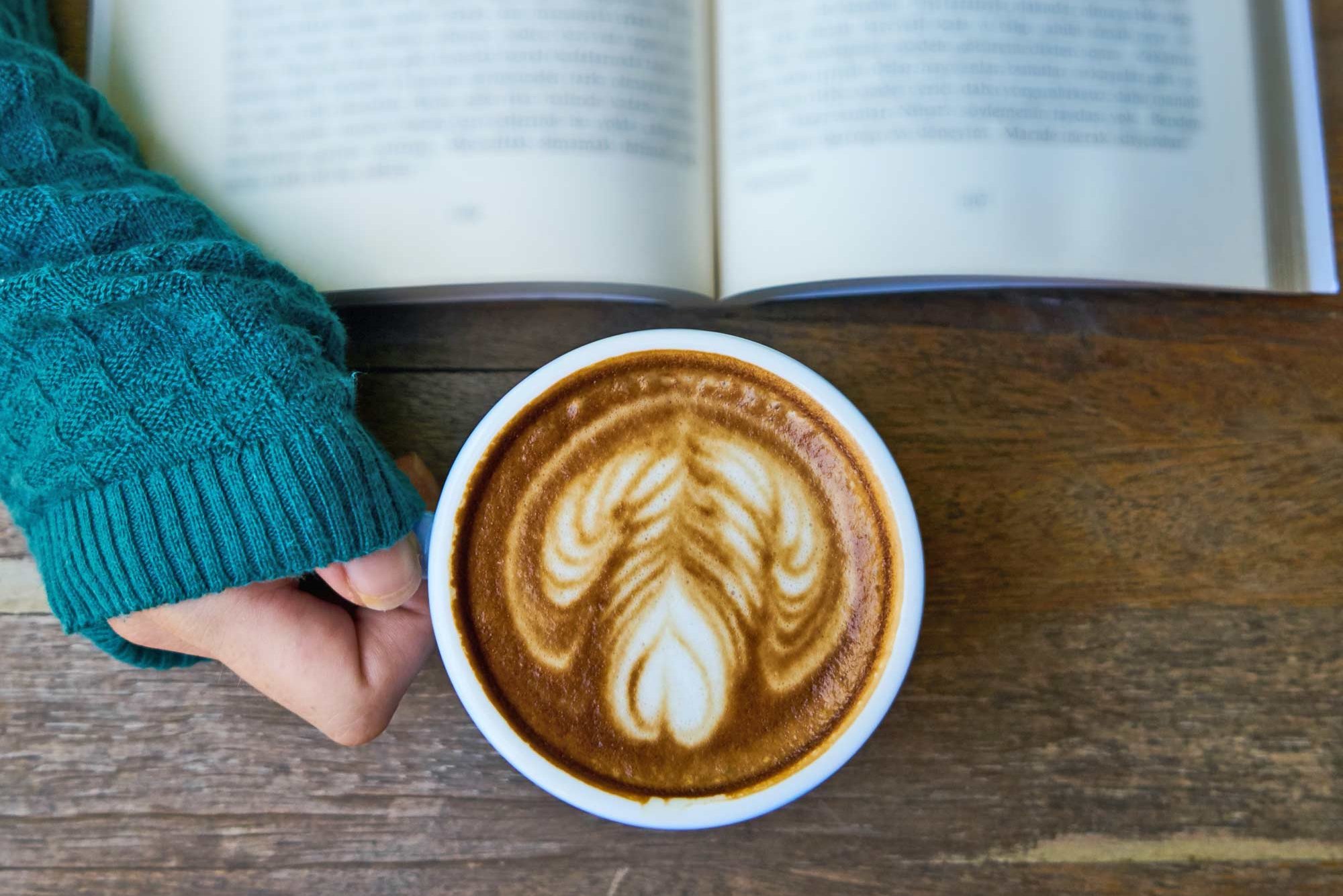 Cappuccino im Café Finkenau
