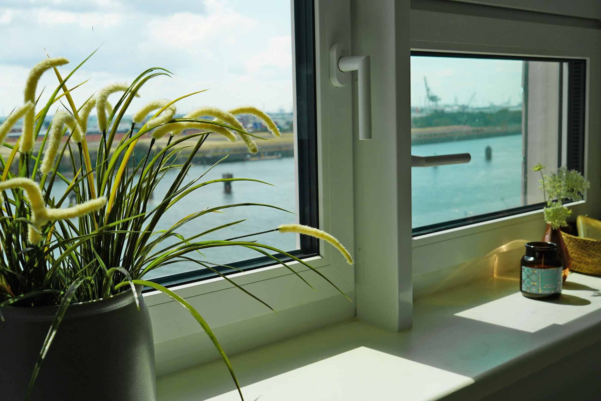 Beispiel Zimmer Ausblick auf die Elbe Wohnanlage HafenCity