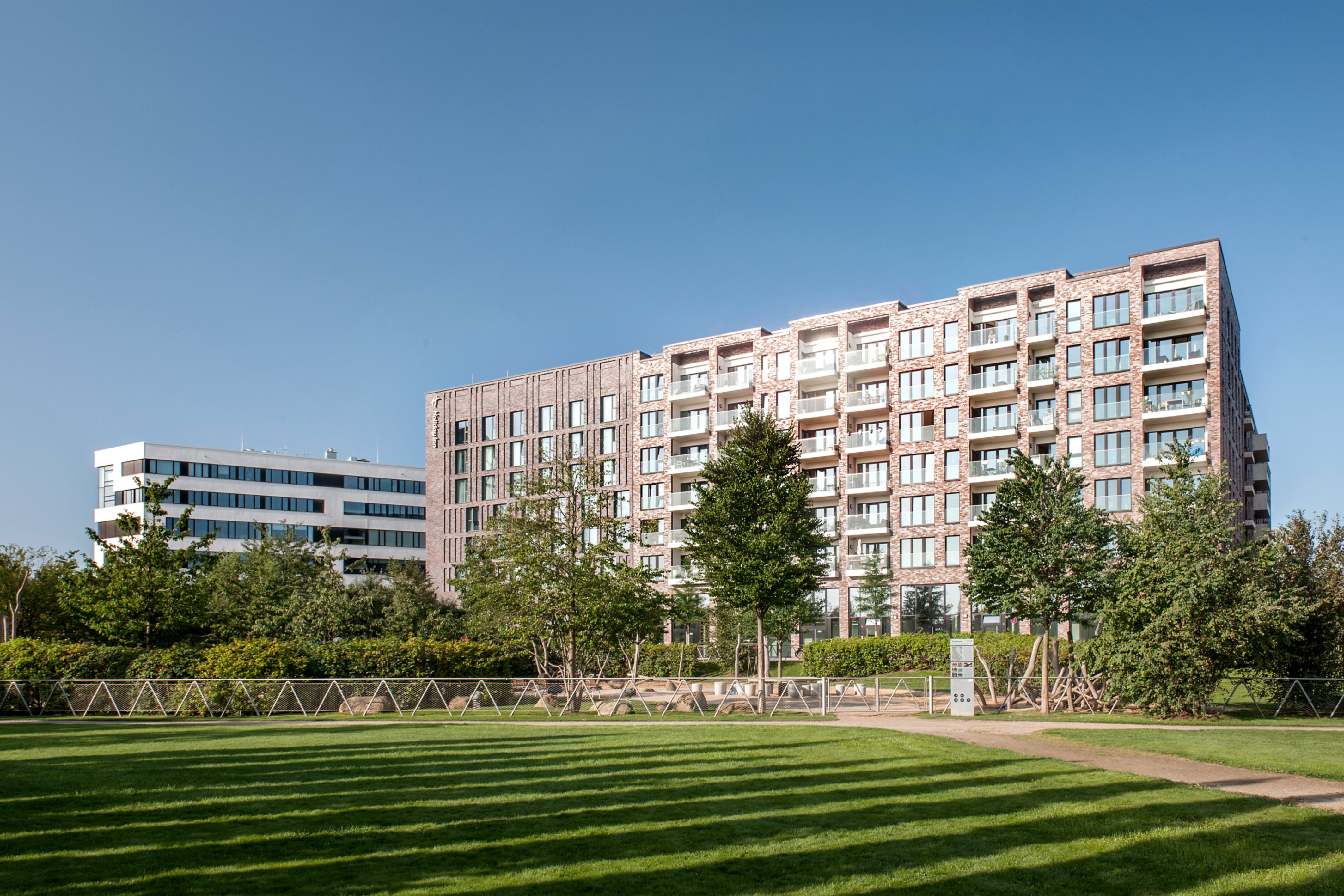 Exterior view of the Helmut-Schmidt-Studierendenhaus residential complex