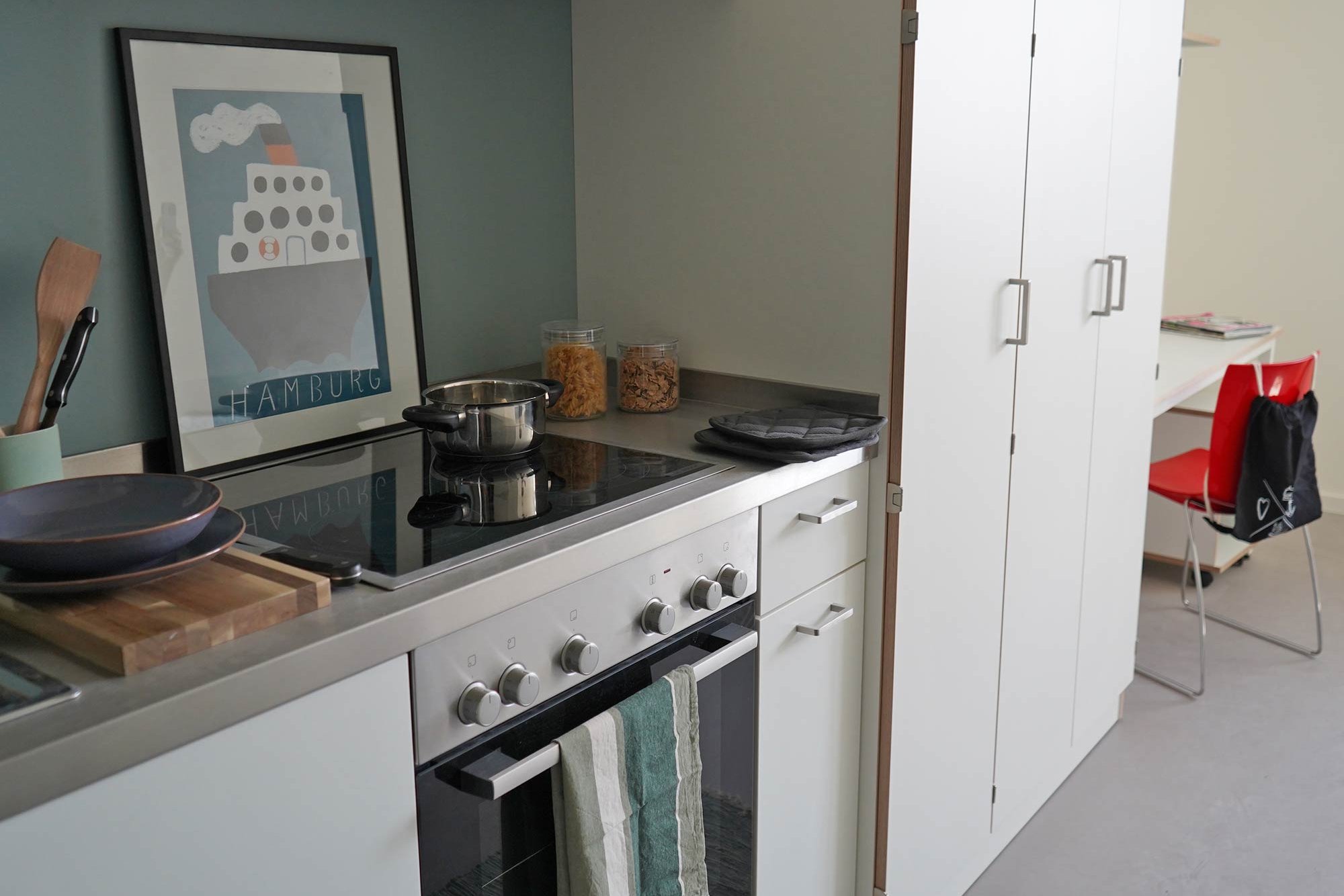 Beispiel Zimmer Küchenzeile Wohnanlage HafenCity