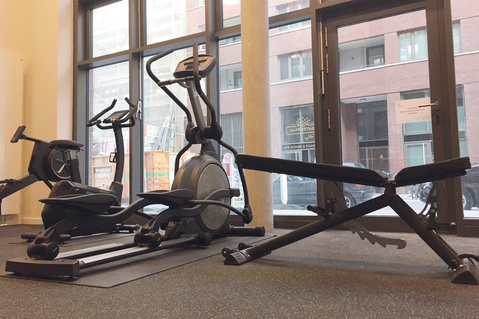 Fitness room in the Helmut-Schmidt-Studierendenhaus residential complex