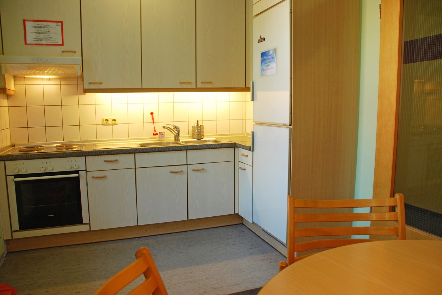 Communal kitchen in the Ottersbekallee residential complex