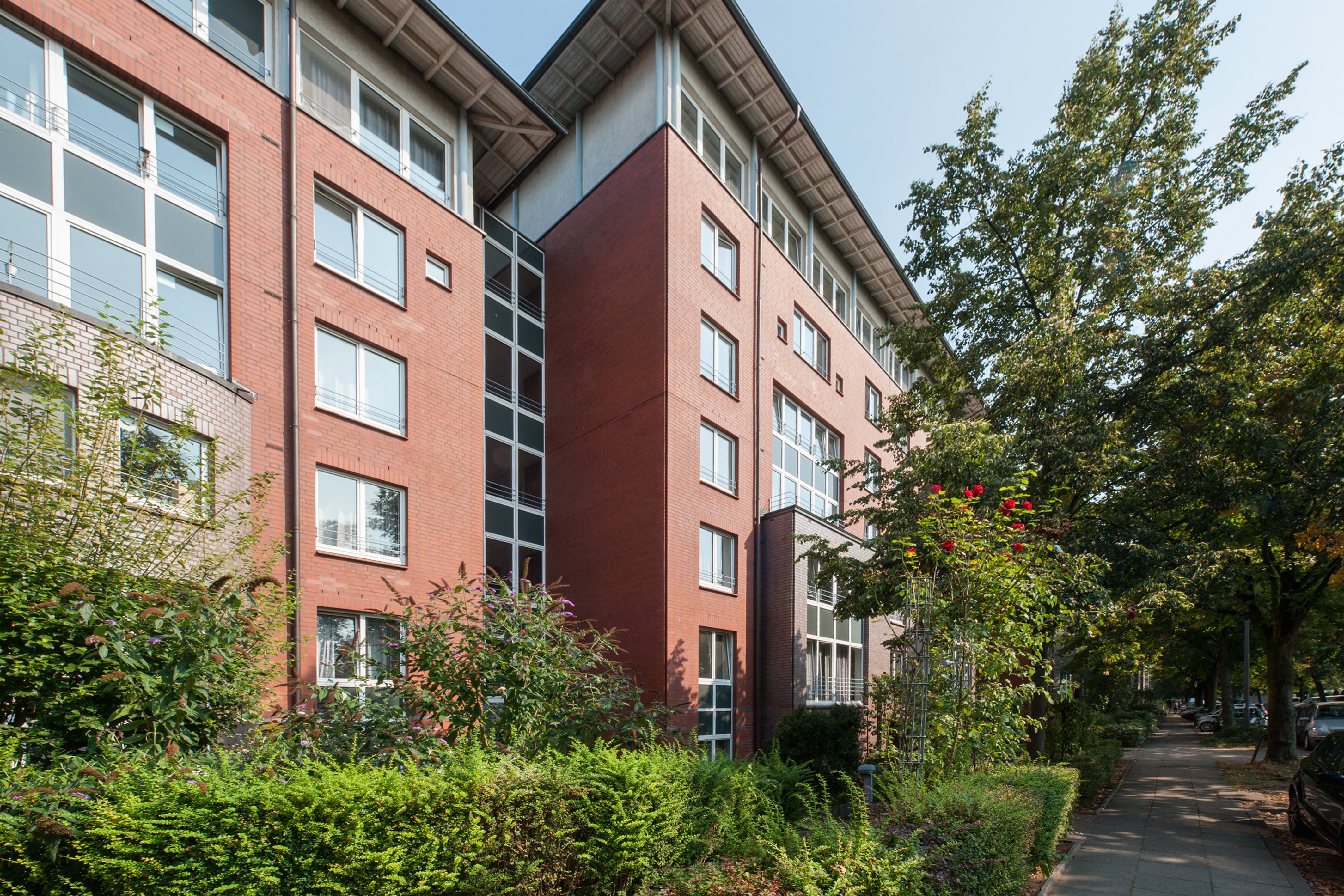 Exterior view of the Europa- und Georgi-Haus residential complex