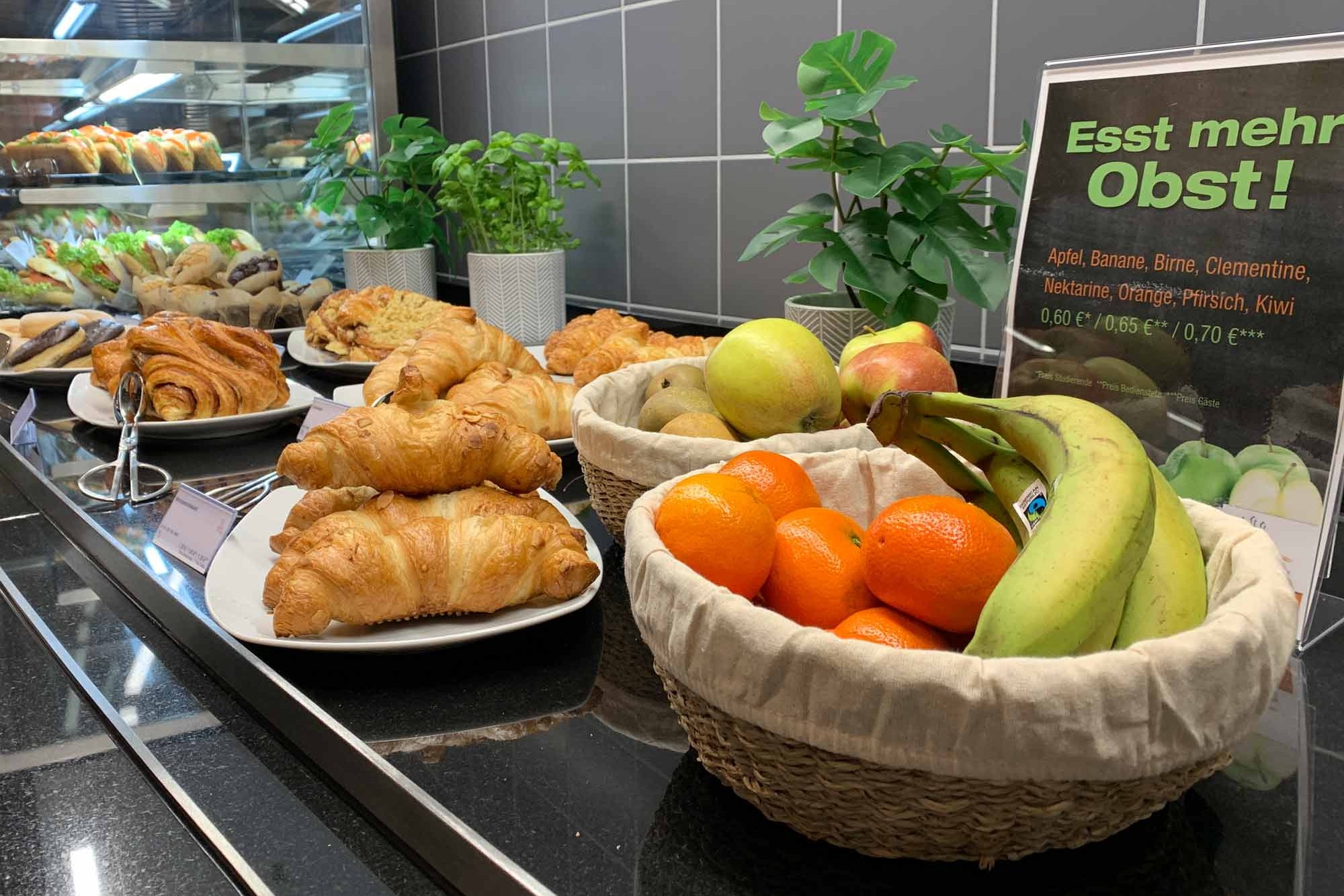 Selection of fruit and baked goods in the Cafeteria Philturm